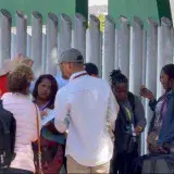 Activistas acusan que cierre de garita en Tijuana estigmatiza a migrantes