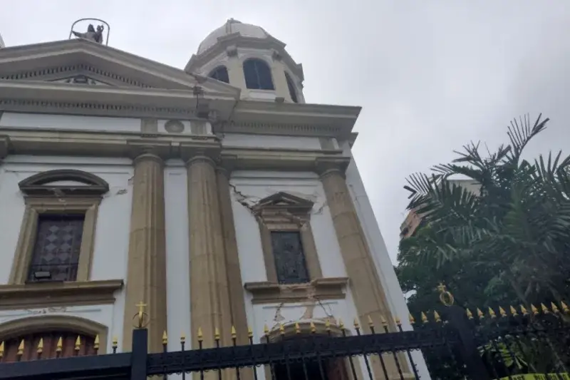 Unos 25 templos de Caracas sufrieron daños por sismos