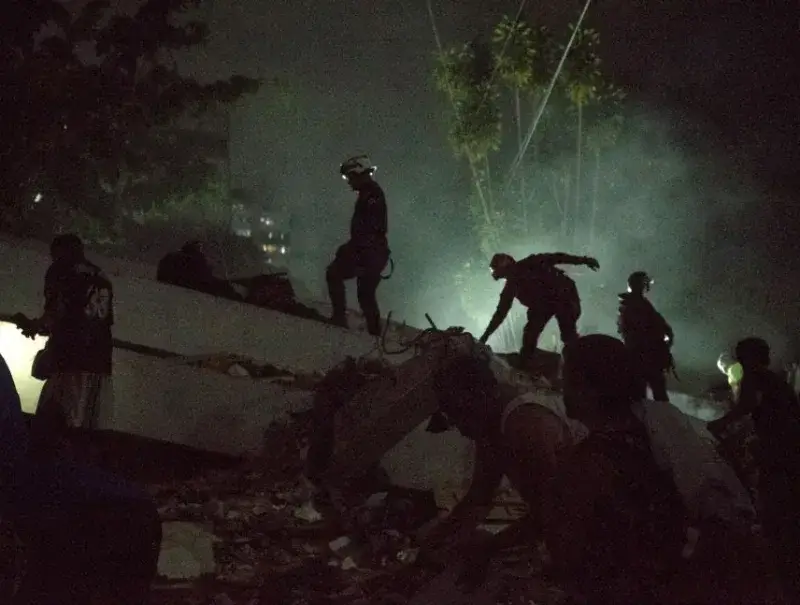 Bukele ofrece 300 rescatistas y 50 toneladas de ayuda por terremotos en Venezuela