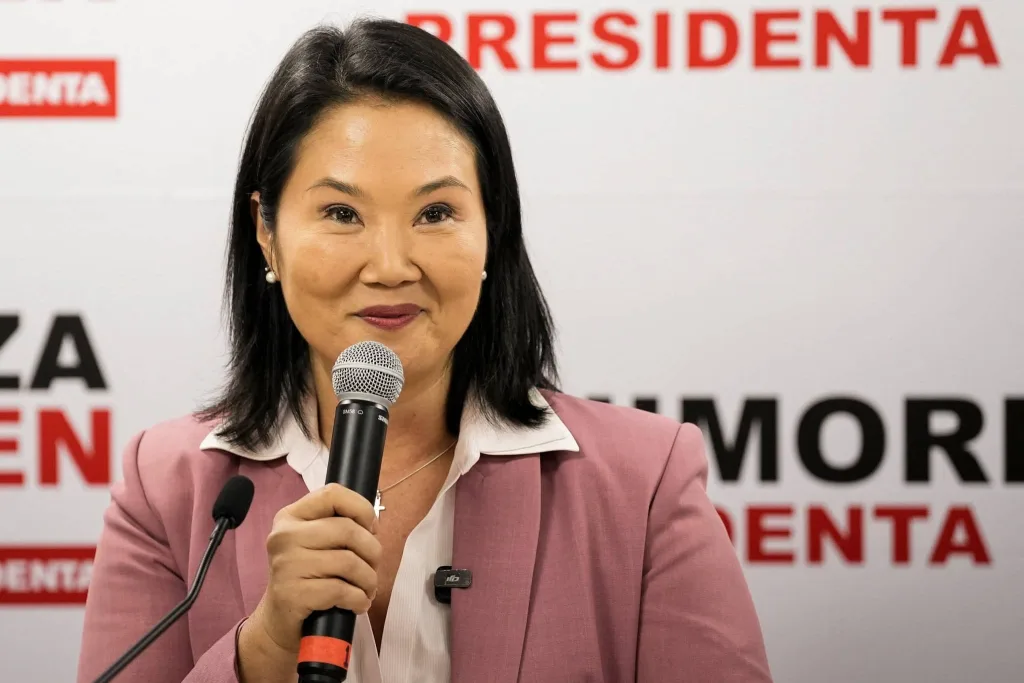 Keiko Fujimori se impone en Perú por 49.641 votos tras el cierre del escrutinio