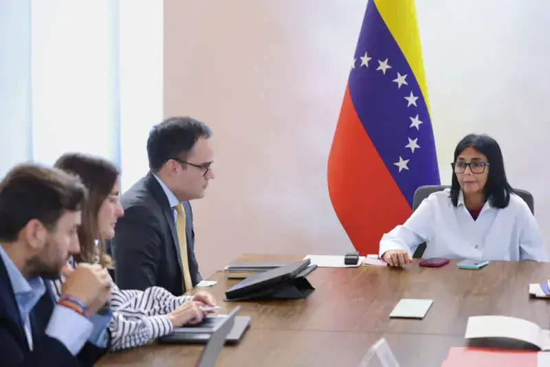 Delcy Rodríguez se reunió con el gabinete económico para revisar el plan Renacer 2026