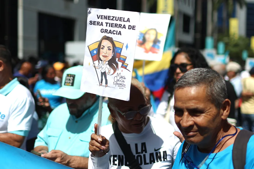 Opositores marchan en Caracas y exigen fecha electoral