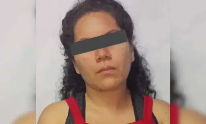 Mujer asesina y carboniza a su comadre por deuda de $ 500 en Aragua