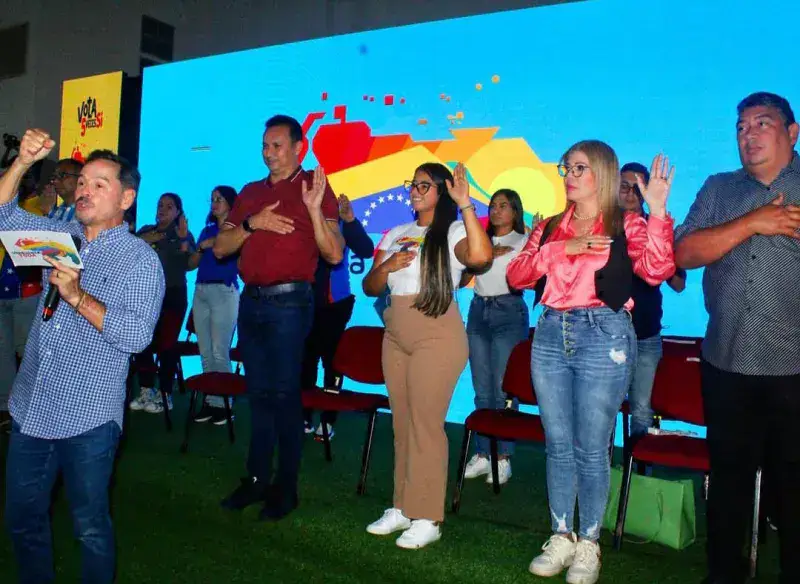 Anzoátegui, Carabobo, Guárico y Zulia juramentan comandos de campaña