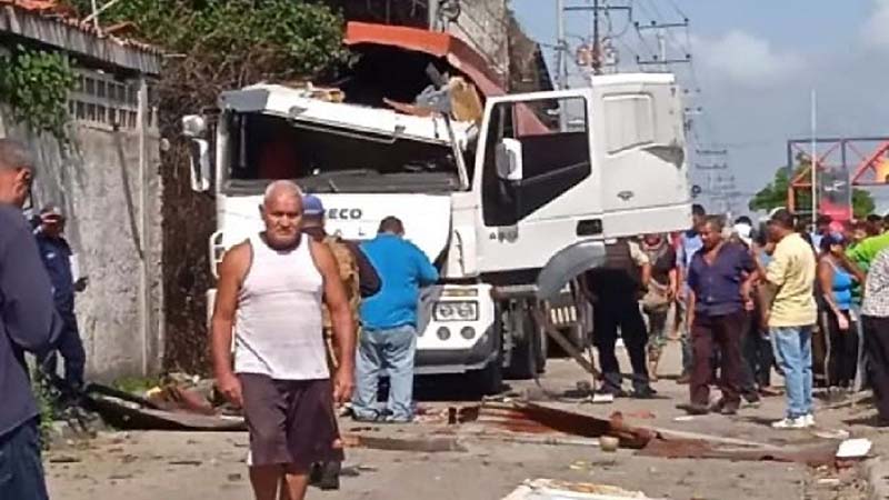 Falleció soldador al estallar tanque de camión al que reparaba una grieta