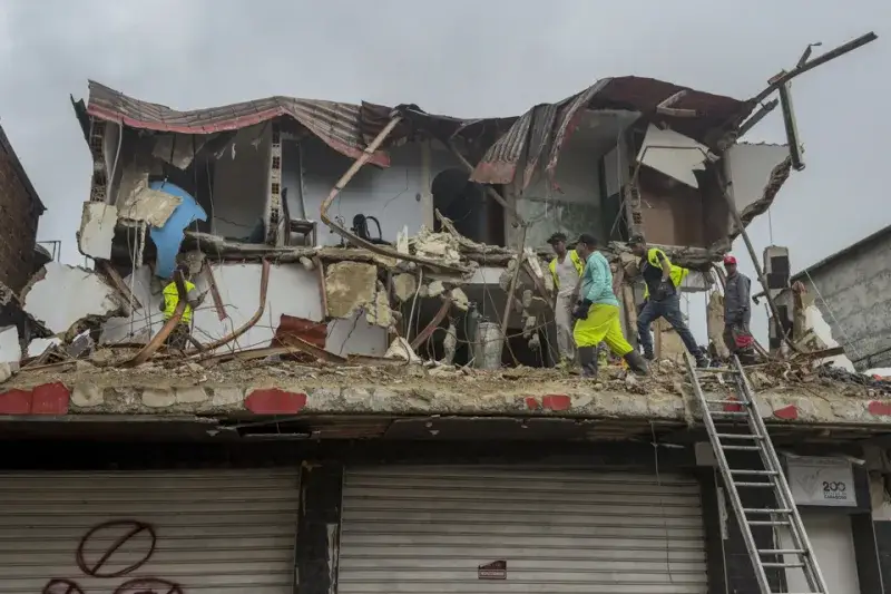 Más de 1.200 personas siguen sin ayuda en El Junquito tras el temblor