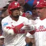 Luis Arráez alcanza 1.200 hits en las Grandes Ligas y lidera el bateo