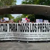 Exigen liberación de presos políticos ante próximas negociaciones