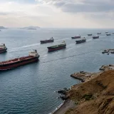 EE. UU. levanta bloqueo al tránsito marítimo de Irán en el estrecho de Ormuz