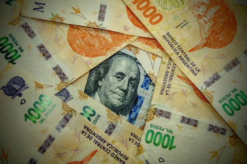 S&P mejora la calificación de ocho emisores corporativos argentinos tras el alza de la deuda soberana