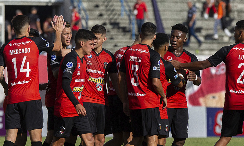 Caracas golea a Angostura y salta al segundo lugar
