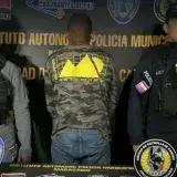 Arrestado comerciante tras agredir a clienta por pagar en bolívares