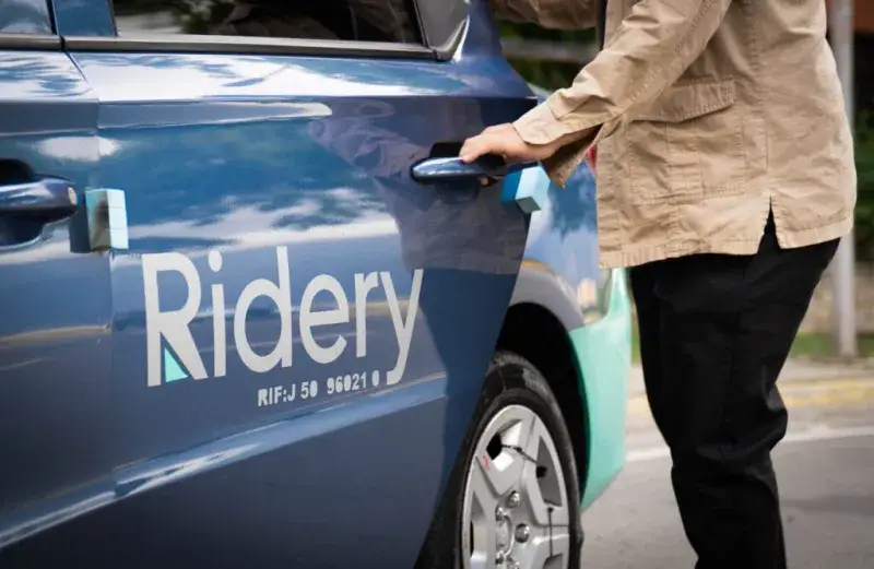 Ridery afianza su modelo logístico con seguridad vial y tecnología SOS