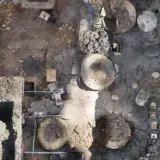 
			Descubren em Pompeya panadería que funcionaba como prisión		