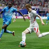 Gordon cambia el partido y firma una marca inédita en el Mundial