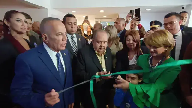 Rosales insiste en cese de sanciones y liberación de fondos en el exterior