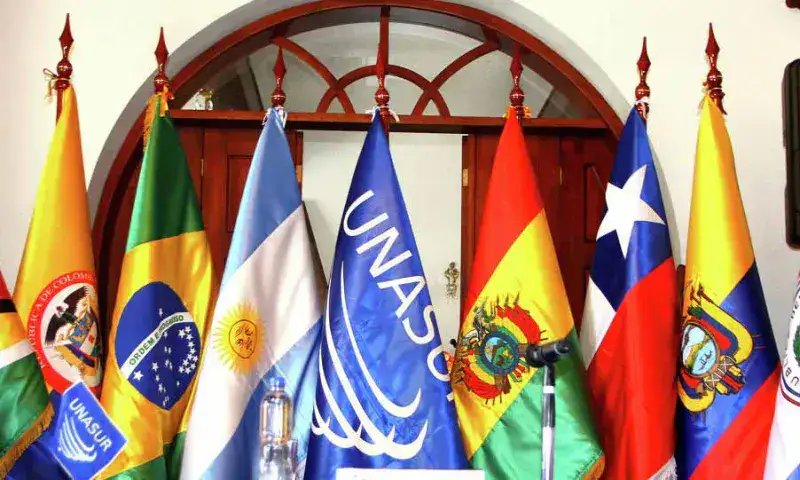 Bolivia propone a Unasur crear moneda alternativa al dólar