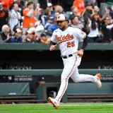 Santander pegó su primer jonrón de la temporada