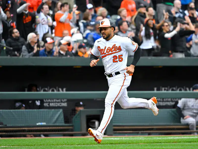 Santander pegó su primer jonrón de la temporada