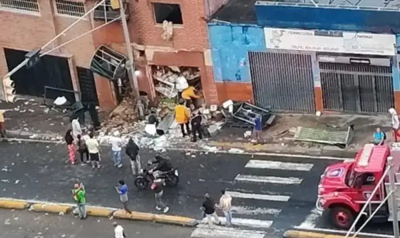 Explosión de cilindros de gas deja dos heridos en la avenida Victoria