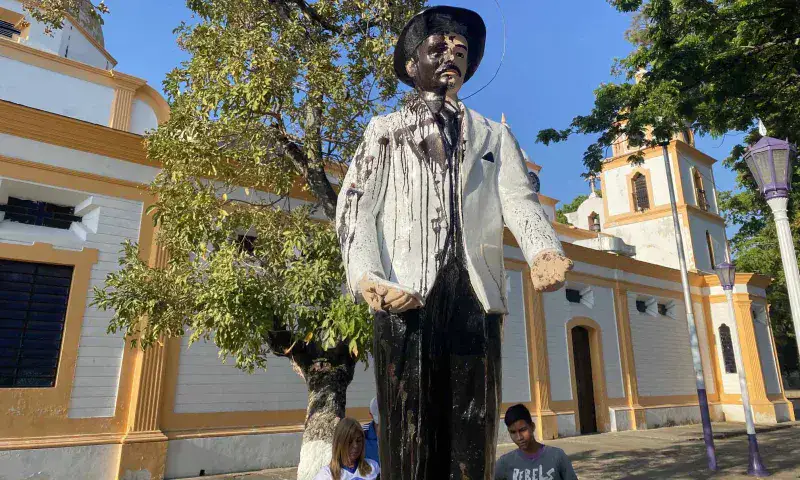 Llenan de aceite una estatua de José Gregorio Hernández en Guárico