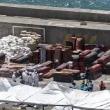 Familiares de víctimas del sismo en Venezuela exigen acelerar la recuperación de cuerpos