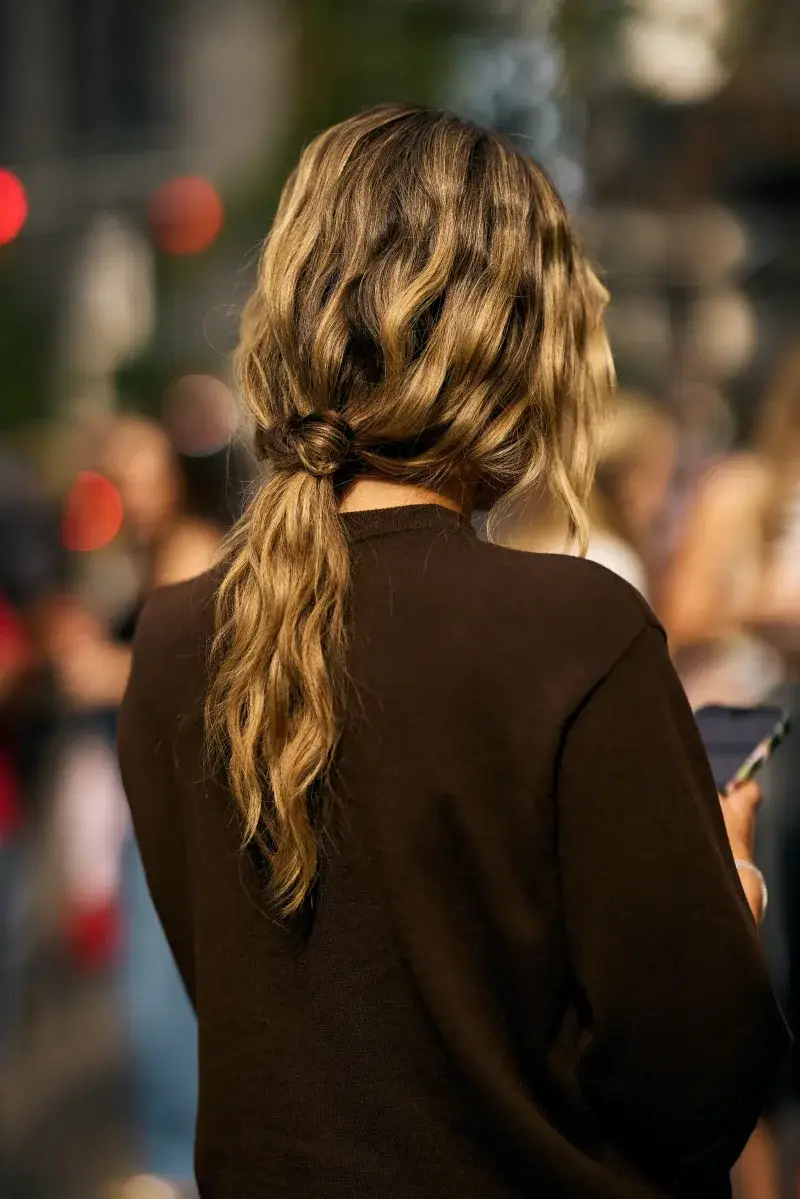 Trucos profesionales para lograr volumen en el cabello sin calor
