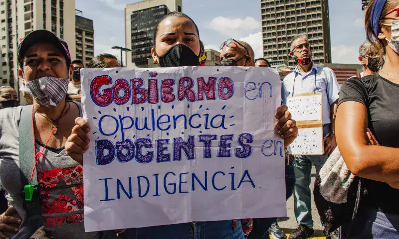 Maestros denuncian que el ME les roba el pago por años de servicio