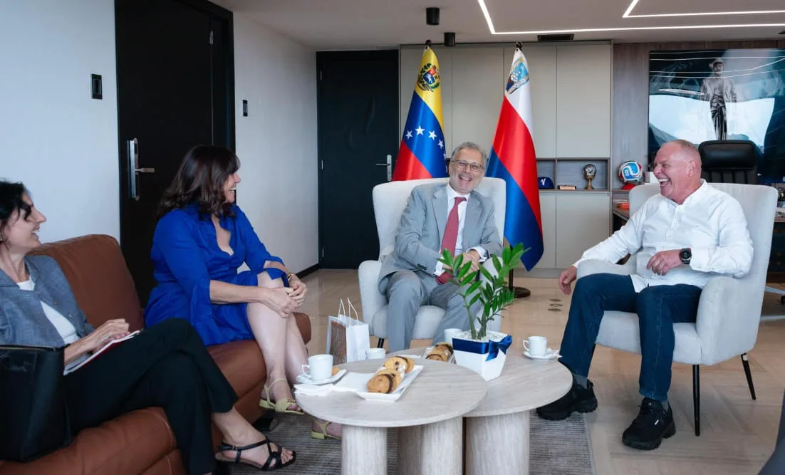 Maracaibo entrega las llaves de la ciudad al embajador de Italia