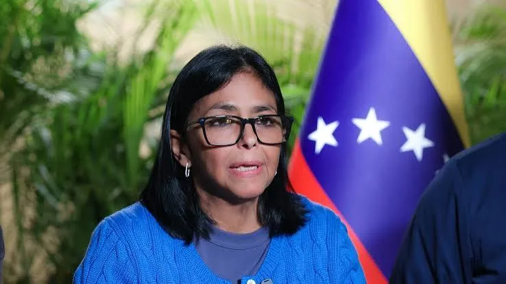 Delcy Rodríguez anuncia llegada de rescatistas de República Dominicana a La Guaira