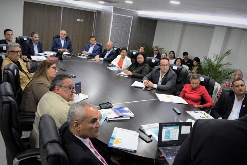 
				Sectores productivos se reunieron en San Francisco para incentivar la actividad económica			