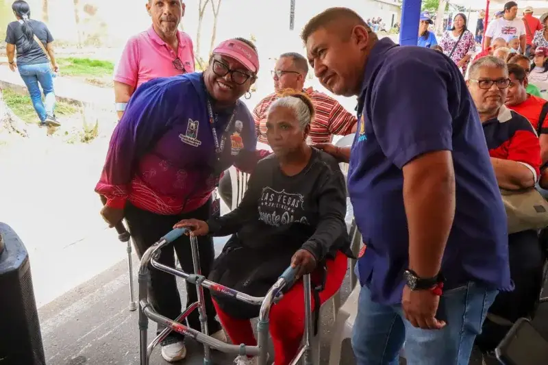 Más de 60 familias marabinas reciben ayudas en jornada social