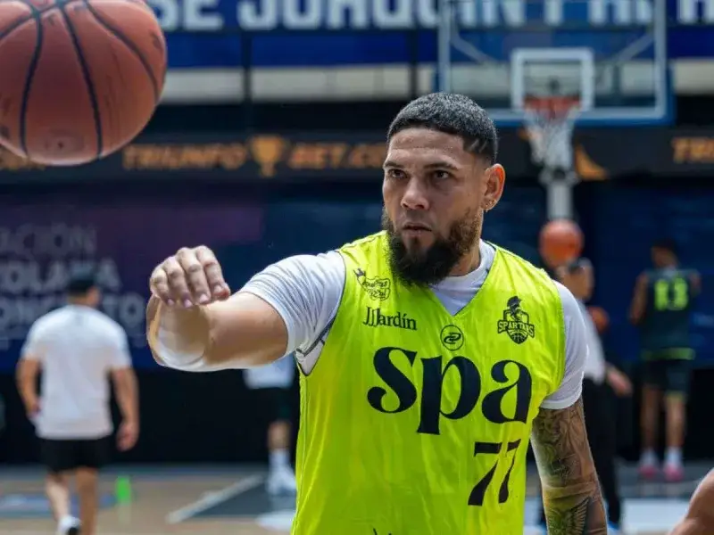 Nelson Palacios afina su novena campaña con Spartans en la LSB