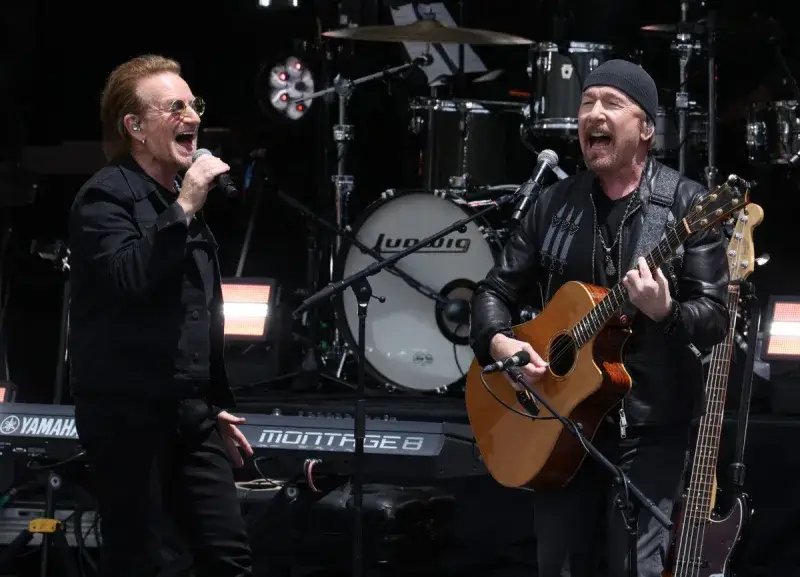U2 anuncia su nuevo disco Carnaval de luz