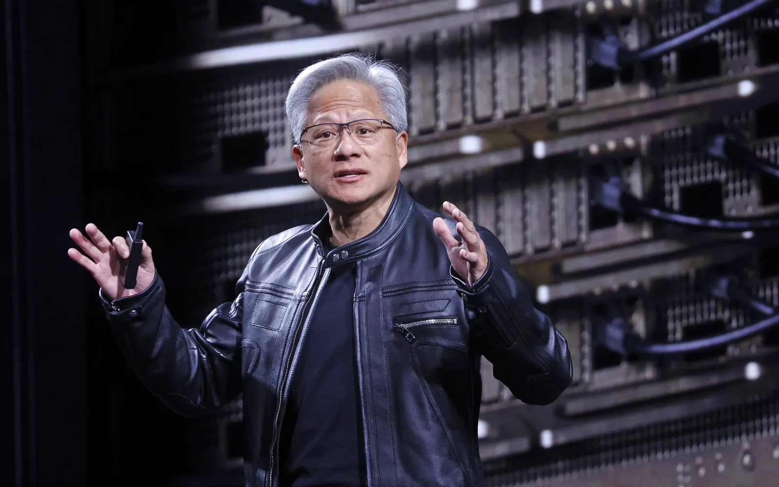 OpenAI, Google, Apple y SpaceX construyen chips propios para reducir dependencia de Nvidia