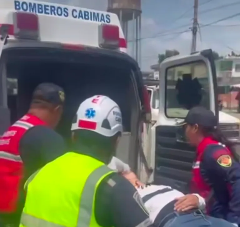 Dos heridos deja choque entre moto y carro en Cabimas