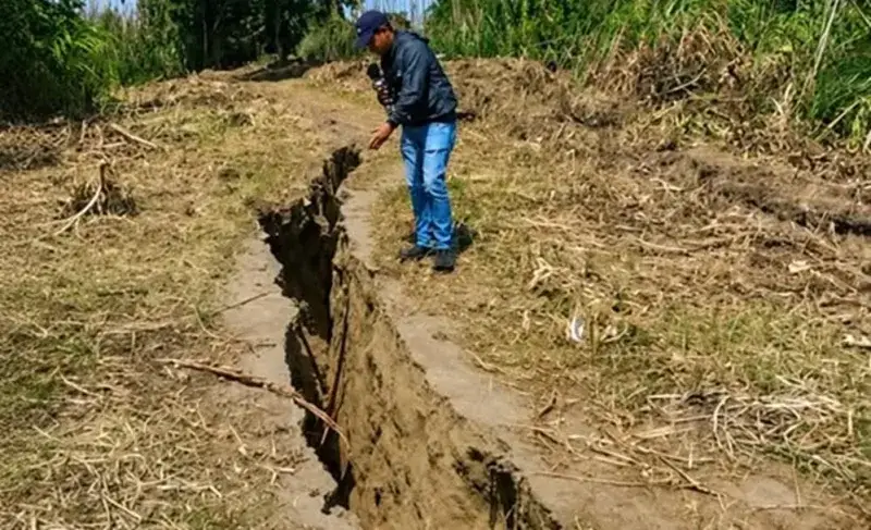 Grieta de 300 metros alarma a Palmarejo tras los sismos en Yaracuy
