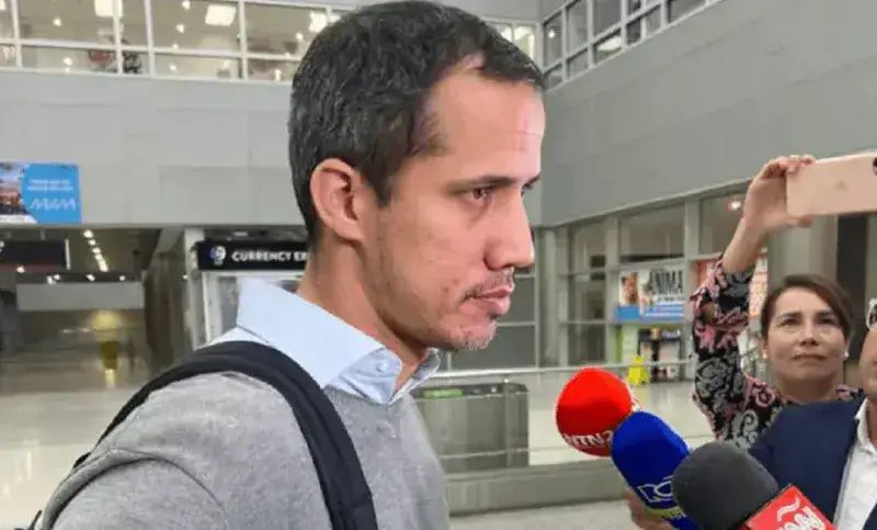 Exvicepresidente Santos: Expulsan a Guaidó por "presiones de Maduro"