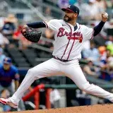 Bravos ajustan su pitcheo tras bajas de Pérez y Carrasco