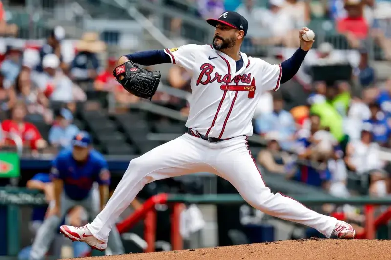 Bravos ajustan su pitcheo tras bajas de Pérez y Carrasco