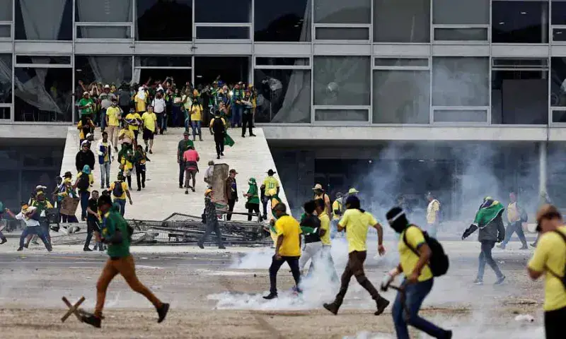 Tribunal de Brasil exige a Bolsonaro declarar sobre intento de golpe