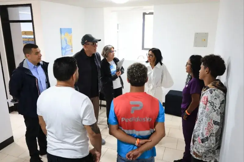 Más de 240 familias reciben casas tras los sismos en Caracas