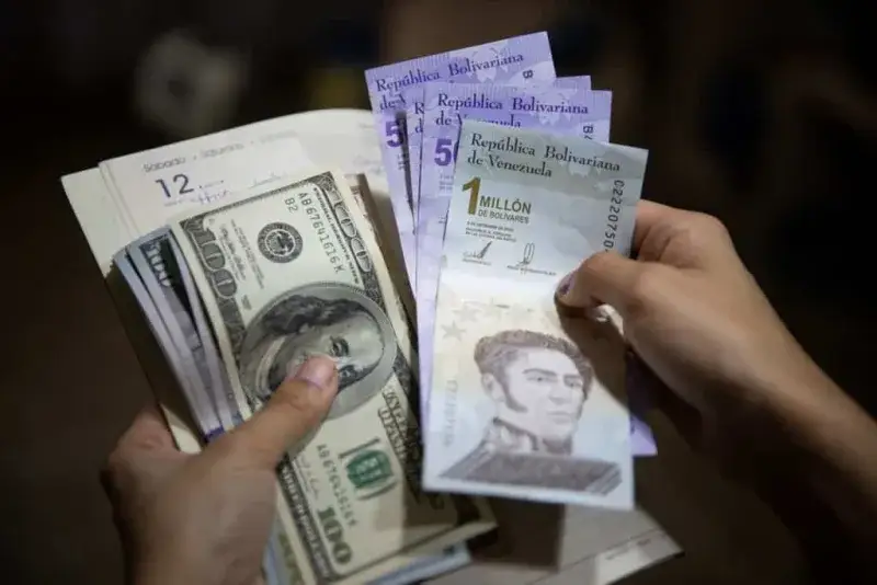 Economistas dudan de la baja reciente en la brecha cambiaria
