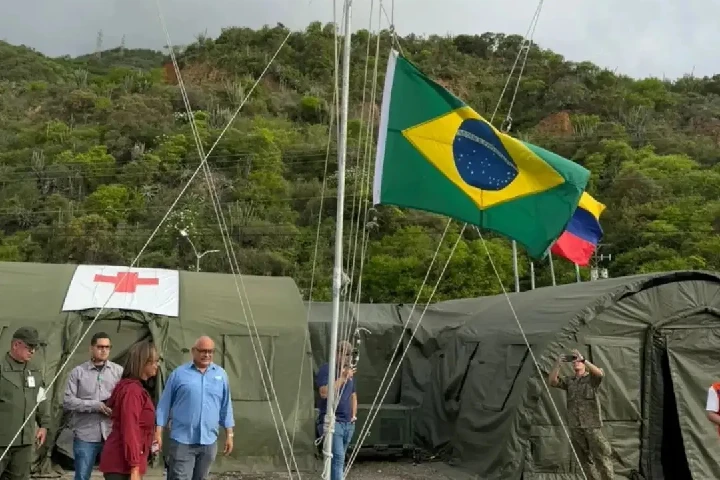 Marina de Brasil abre hospital de campaña en Camurichico tras sismo