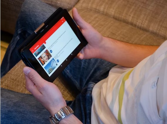 
				YouTube tiene nueva función para ver un video en varios idiomas			