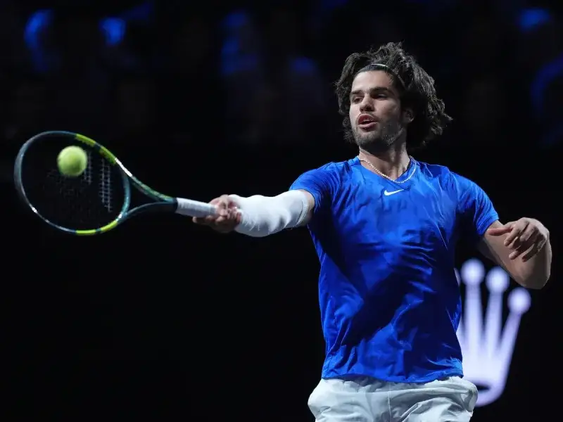 Carlos Alcaraz salva a Europa e iguala la Copa Laver ante Fritz