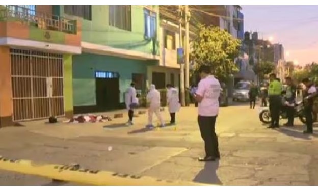 
			Barbero venezolano es acribillado de 20 balazos frente a su vivienda en Perú		