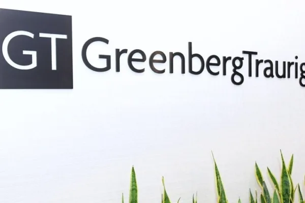 PDVSA contrata a Greenberg Traurig para acelerar acuerdos petroleros