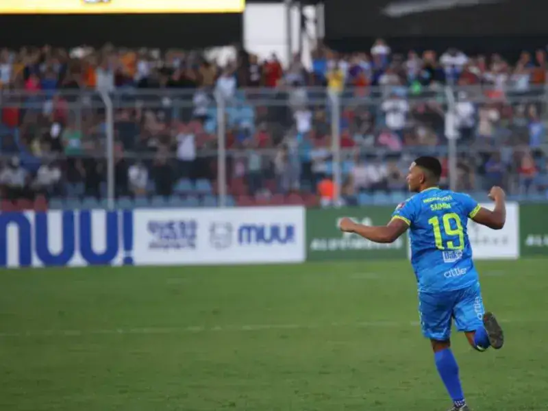 Rayo y Zamora inician jornada 11 de la Liga Futve
