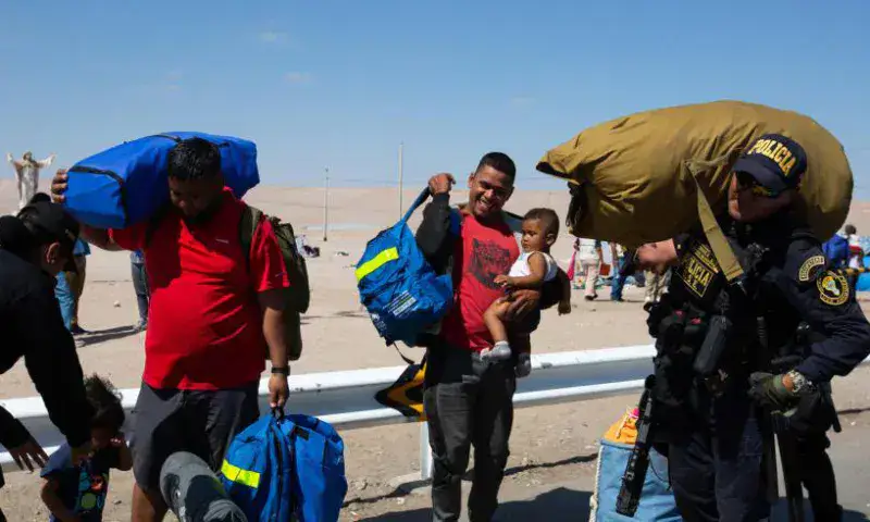 Venezolanos en Perú piden corredor humanitario regional para migrantes